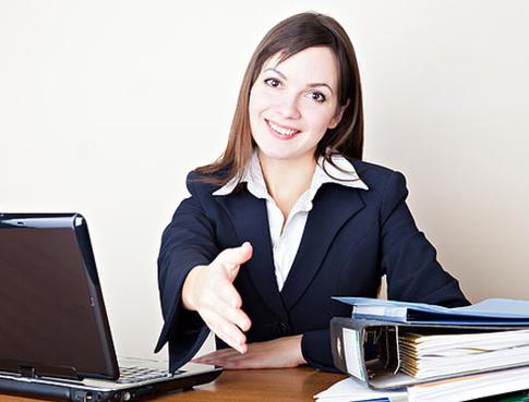 Как декольте и мех могут помешать на переговорах?