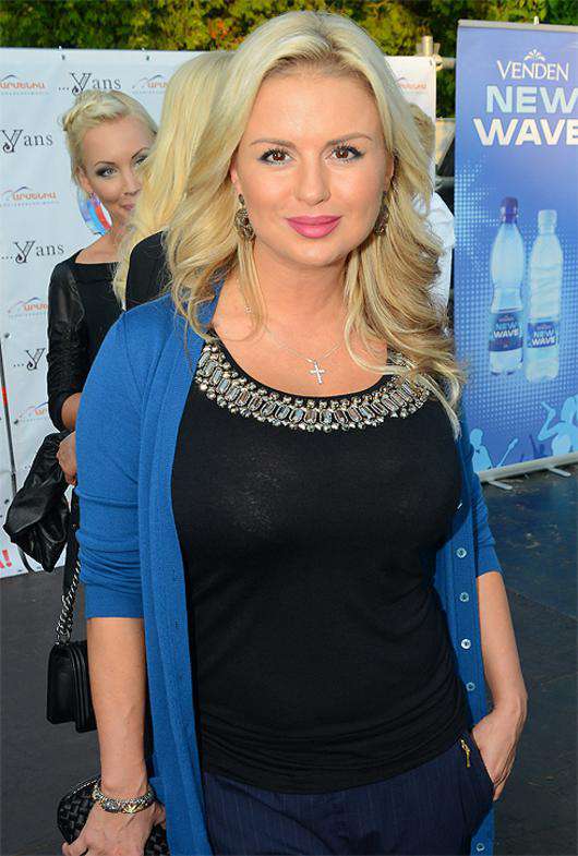 Анна Семенович.