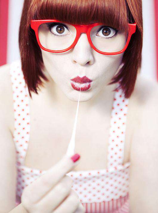 Реклама жвачки обещает, что спасет зубы от кариеса. Фото: Fotolia/PhotoXPress.ru.