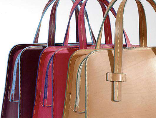 Сумка отлично характеризует свою обладательницу. Фото: Fotolia/PhotoXPress.ru.