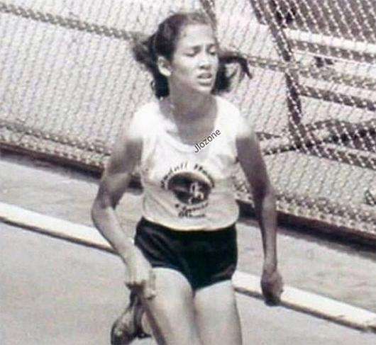 Дженнифер Лопес в школе. Фото: Instagram.com/jlo. 