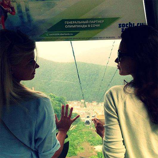 Анастасия Задорожная на фуникулере. Фото: Instagram.com (@stasya_ru).
