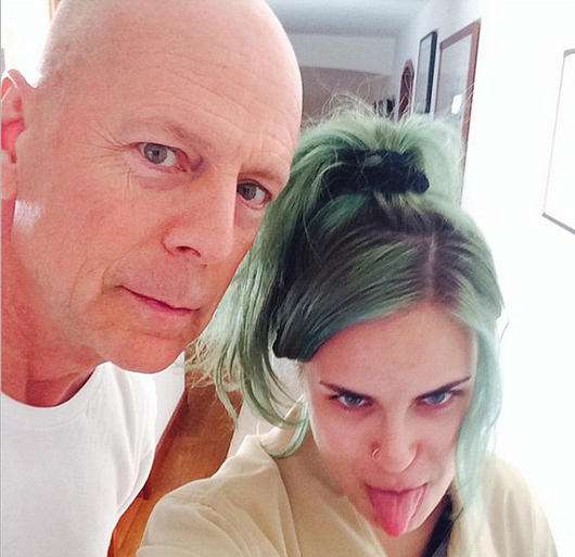 Брюс Уиллис с дочерью Туллулой. Фото: Instagram.com