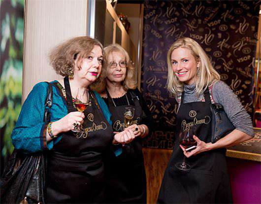 Мария Арбатов, Катя Гордон.