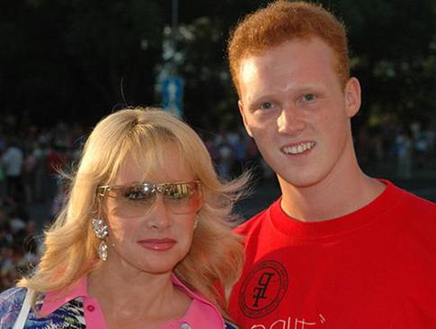 Сын Оксаны Пушкиной собрался жениться