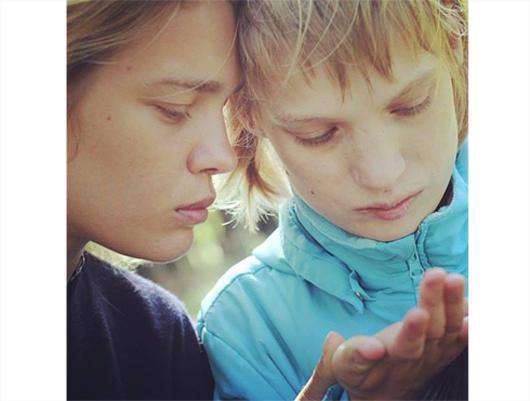 Наталья Водянова с сестрой Оксаной. Фото: Instagram.com/natasupernova.