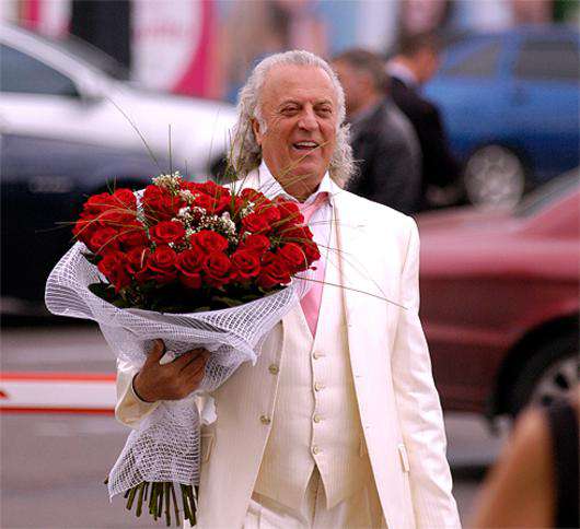 Илья Резник.