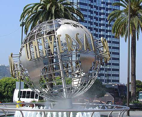 Доходы работников киноиндустрии очень разнятся. Например, сценарист может получать от 100 тысяч до 5 миллионов долларов в год. Фото: morguefile.com.