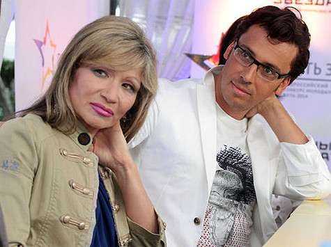 Максим Галкин и Джахан Поллыева на конкурсе «Пять звезд». Фото: Лилия Шарловская.