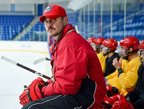 Во втором сезоне сериала «Молодежка» продюсеры обещают не меньший накал страстей, ведь «Медведи» вырвались в Молодежную хоккейную лигу. Фото: материалы пресс-служб.