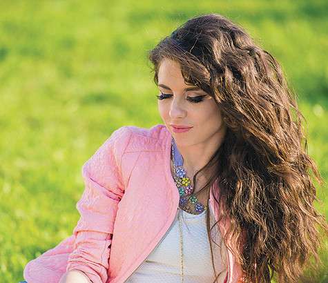 Сама Анна - не только успешная артистка, но и мать троих детей. Фото: материалы пресс-служб.