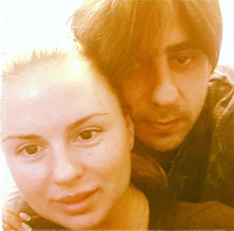 Роман Емельянов и Анна Семенович без макияжа. Фото: Twitter.com.