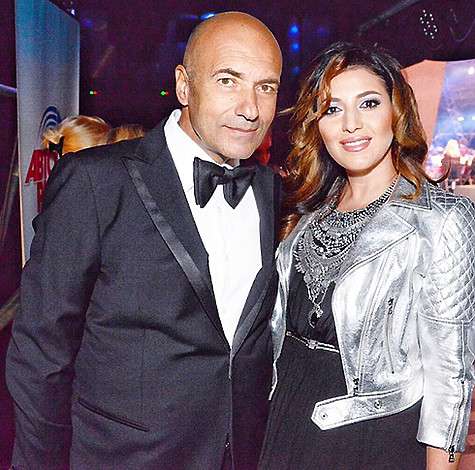 После публикации в сентябре этой фотографии, подписчики Жасмин стали задавать ей вопросы о беременности. С Игорем Крутым. Фото: Instagram.com/jasminshor.