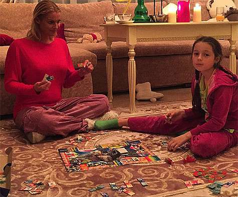 По рассказам Волочковой, Ариша пишет стихи, песни, играет на фортепиано, любит рисовать, а еще увлекается верховой ездой. Фото: Instagram.com/volochkova_art.