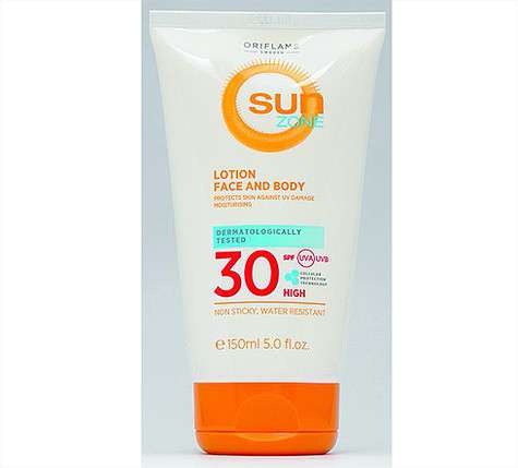 Солнцезащитный лосьон Sun Zone с высокой степенью защиты SPF 30 от Oriflame. Фото: материалы пресс-служб.