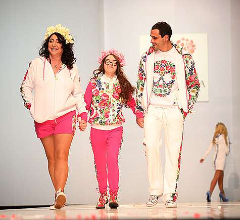 Лолита Милявская с мужем и дочкой на показе YanaStasia.