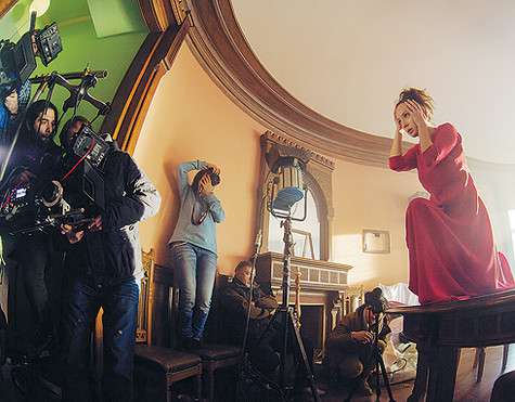 Чулпан Хаматова танцевала под руководством хореографа Аллы Сигаловой. Однако во время съемок ей пришлось немало импровизировать самой. Фото: Светлана Боброва.