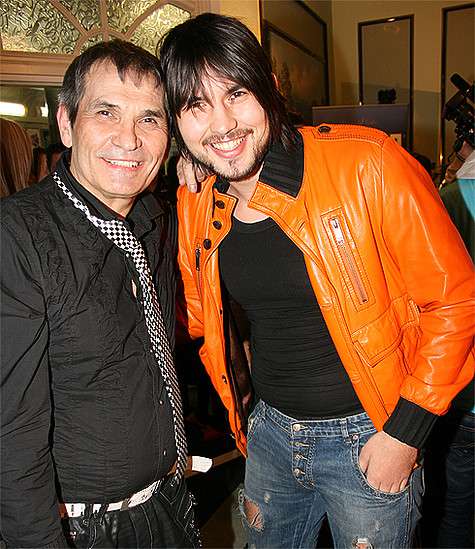 Бари Алибасов с сыном.