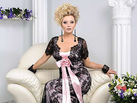 Лена Ленина уверяет, что ее сердце уже несвободно. Фото: личный архив писательницы. Лена Ленина уверяет, что ее сердце уже несвободно. Фото: личный архив писательницы.