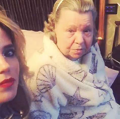 Глюк’oZa сделала селфи со своей любимой бабушкой. Фото: Instagram.com/chistyakova_ionova.