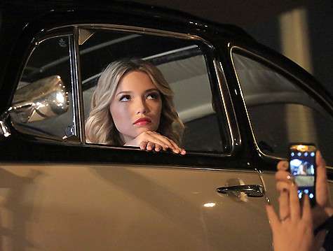 По сюжету клипа в героиню Насти Кудри влюбляется скромный автомеханник. Фото: материалы пресс-служб.