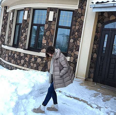 Елена Темникова теперь будет жить в загородном доме. Фото: Instagram.com/lenatemnikovaofficial.