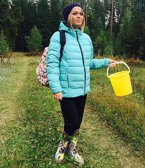 Анна Хилькевич отправилась за грибами, а ее заподозрили в беременности. Фото: Instagram.com/annakhilkevich.