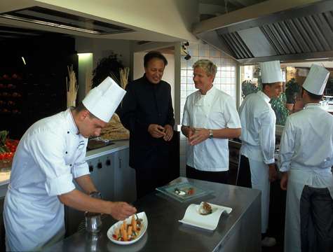 Для поддержания внешней привлекательности и здоровья нужно не так уж много: периодически, раз в две недели, давать желудку отдых.