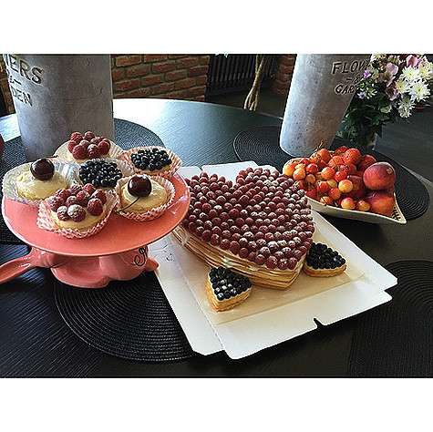 Таким был праздничный завтрак именинницы. Фото: Instagram.com/alenavodonaeva.