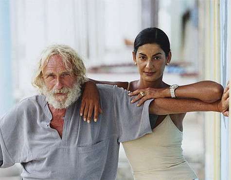 Свою супругу Сейлу, с которой актер прожил почти семнадцать лет, он любовно называет «моя бразильянка». Фото: www.kinopoisk.ru.