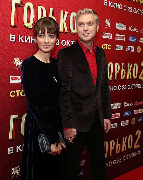 На премьерный показ фильма «Горько! 2» собрался весь цвет российского шоу-бизнеса. Сергей Светлаков с женой.