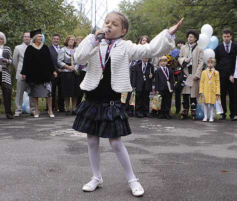 Ариадна прочитала стихотворение и спела песню. Фото: Наталья Мущинкина. Ариадна прочитала стихотворение и спела песню. Фото: Наталья Мущинкина.