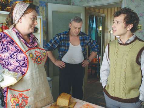 Недавно актер закрепил свой успех работой в сериале «Восьмидесятые». Недавно актер закрепил свой успех работой в сериале «Восьмидесятые».