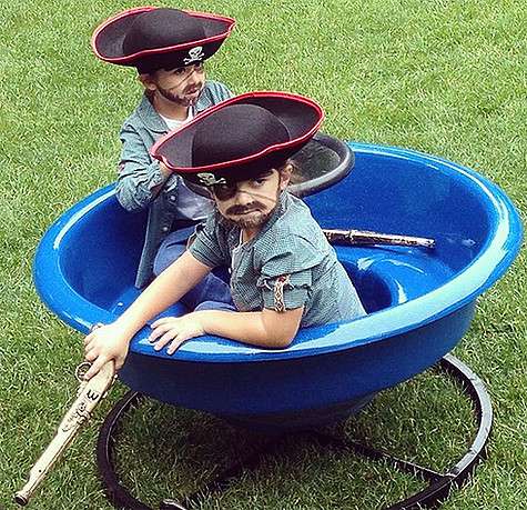 Сыновья Селин Дион – пятилетние близнецы Нельсон и Эдди. Фото: Instagram.com/