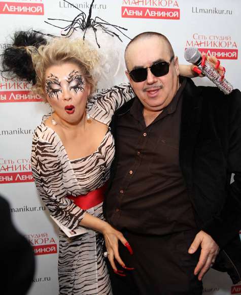 На вечеринке звезды с готовностью хватались за ширинки. Фото: материалы пресс-служб.