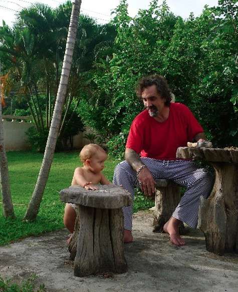 ...А сын сделал свои первые шаги.