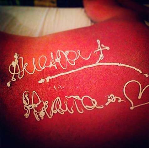 Такую надпись-признание оставила Алена Краснова на спине Никиты Преснякова. Фото: instagram.com/npresnyakov.