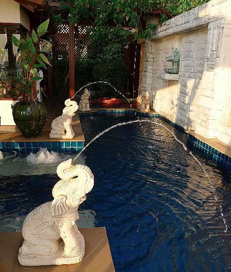 ...Каждый выбирает то, за чем он сюда приехал.