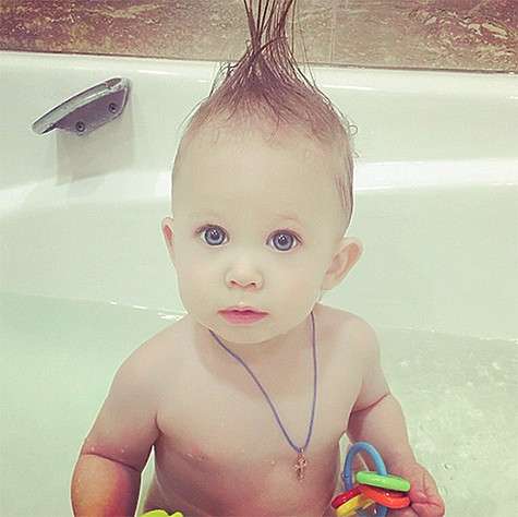 Поклонники впервые увидели маленького Петра. Фото: Instagram.com/knyaginya.