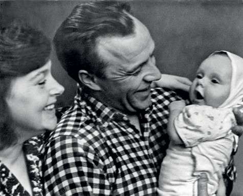 Что могло объединять избалованную профессорскую дочку и грубого крестьянского парня из села Бергамак? Однако они дожили до золотой свадьбы. Фото: личный архив Елены Ульяновой.