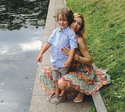 Настя и Ванечка любят бывать в гостях у бабушки, наблюдать за кошками и кататься на велосипеде в парке. Фото: материалы пресс-служб.