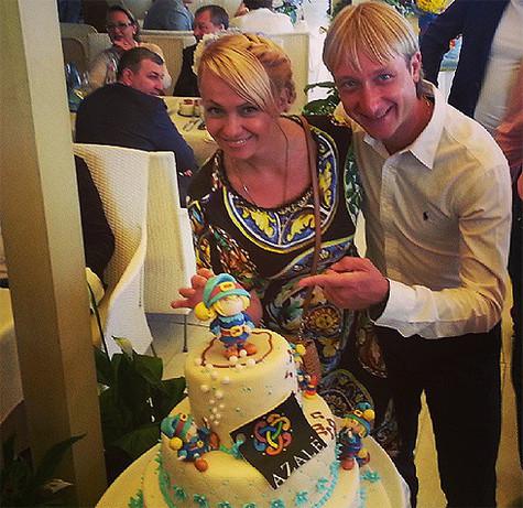 Торт, заказанный Рудковской и Плющенко на крестины сына. Фото: Instagram.com.