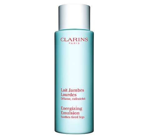 Освежающее молочко для усталых ног Lait Jambes Lourdes с экстрактами ромашки, мяты, базилика и миндальным маслом, Clarins. Фото: материалы пресс-служб.