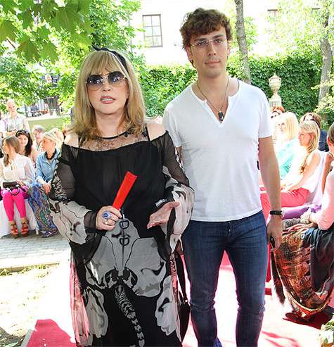 Пари так и не помогло Алле Пугачевой бросить курить. Фото: Лилия Шарловская. Пари так и не помогло Алле Пугачевой бросить курить. Фото: Лилия Шарловская.