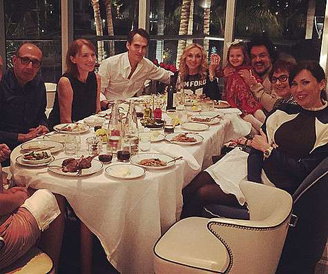 Кристина Орбакайте собрала самых близких людей, чтобы отметить день рождения Михаила Земцова. Среди гостей был замечен и Филипп Киркоров. Фото: Instagram.com.