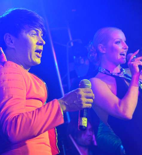 Анастасия Волочкова спела с группой На-На. Фото: ИА InterMedia.