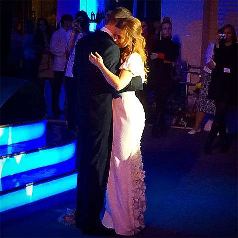 Первый танец Юлии Савичевой и Александра Аршинова так растрогал Сергея Жорина, что он захотел снова жениться. Неужели снова на Кати Гордон? Фото: Instagram.com/advokatzhorin.