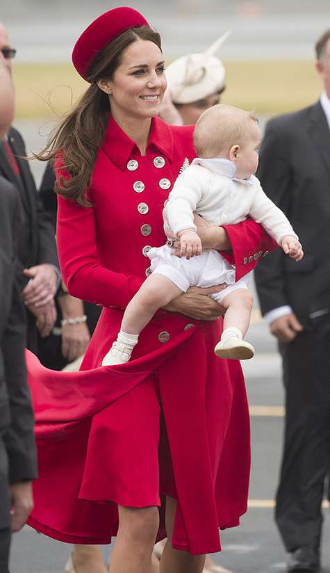 Герцогиня Кембриджская Кэтрин и принц Джордж. Фото: Rex Features/Fotodom.ru.