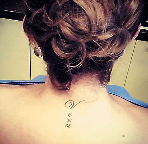 Некоторые поклонники Началовой посчитали, что она выбрала неудачный шрифт для татуировки в честь дочери. Фото: Instagram.com/julianachalova.