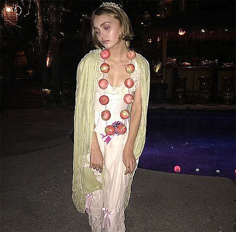 «Мое кислое 16-летие», – подписала этот снимок мисс Депп. Фото: Instagram.com/lilyrose_depp.